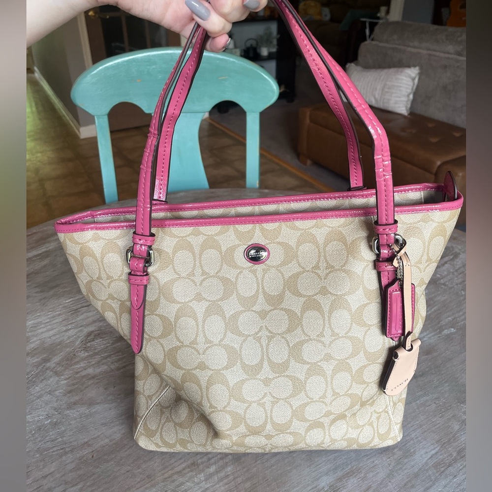 Authentic Coach Tote Tan and Pink Lightly used, in excellent condition.